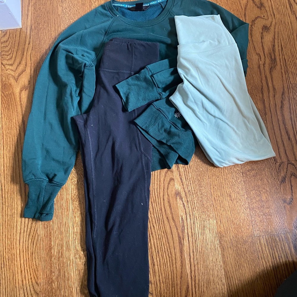 Green Sweatshirt and Leggings Set